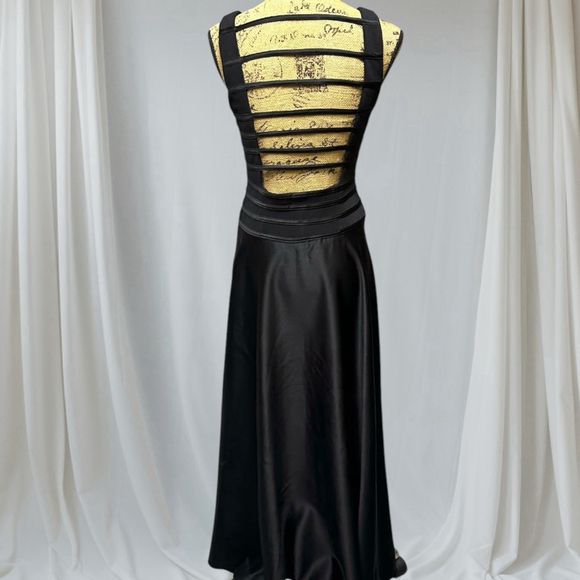 Collections Elegant Long Dress #001 - Picture 3 of 15